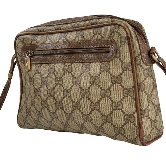 Gucci Handbags - Vintage Gucci crossbody bag!